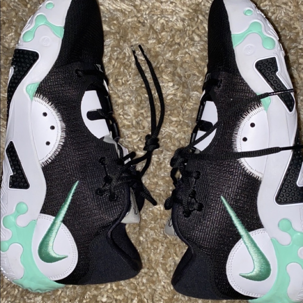 Nike pg 6